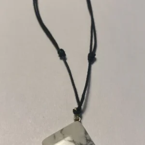 Colar de Howlite