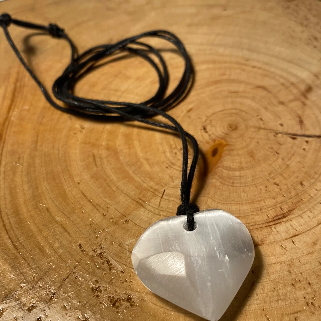 Colar Selenite Coração - Image 2