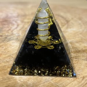 Orgonite Pirâmide de Obsidiana e Quartzo de Cristal